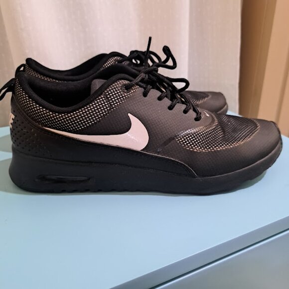 Womens Nike Air Max Thea black running shoes size 8.5 - Picture 3 of 7